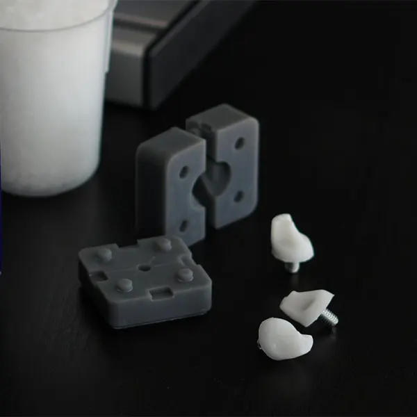 Holimaker Holipress Desktop Injection Moulding Machine - Image 3